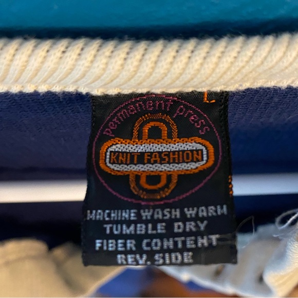 Vintage Top - Picture 4 of 4